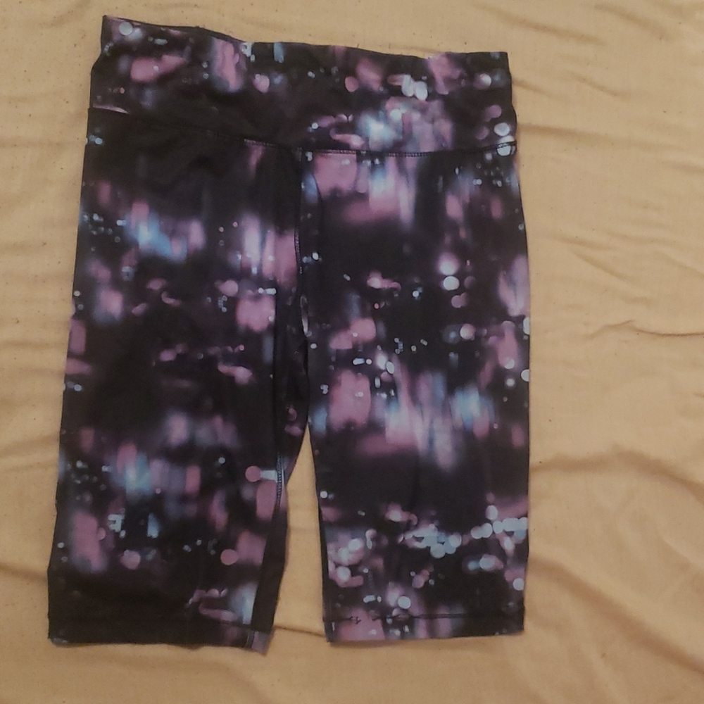 Athletic biker short with design